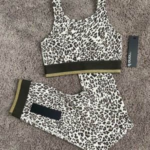 Mono B Leopard Set
